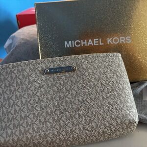 Michael Kors Signature Gray Wallet